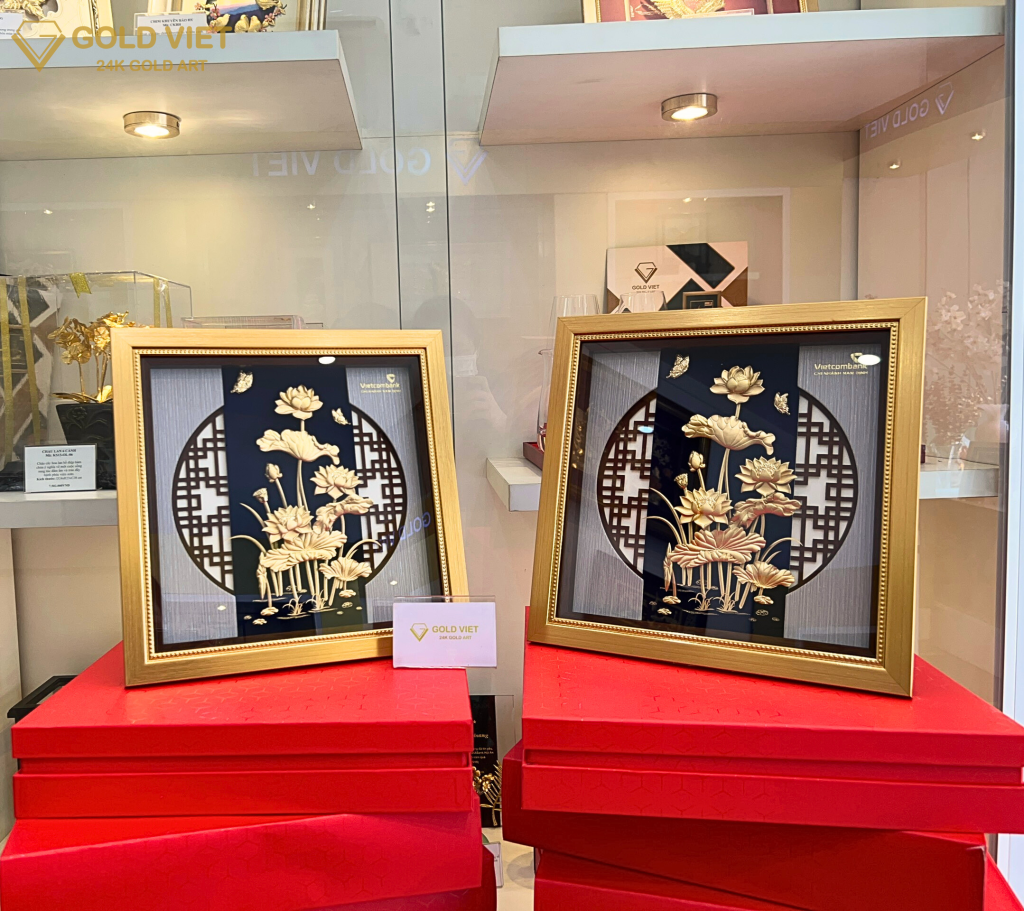 Tranh mạ vàng 24K, quà Tết doanh nghiệp sang trọng